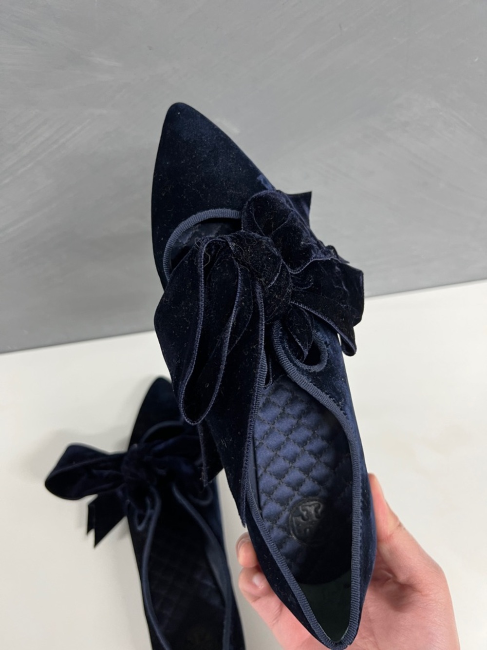 Tory Burch Blue Velvet Pointed Bow Flats - Picture 2 of 7